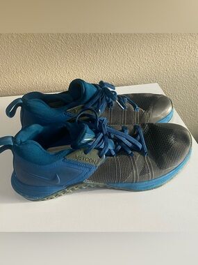 Nike Men Metcon Blue Olive green sneakers size 10.5